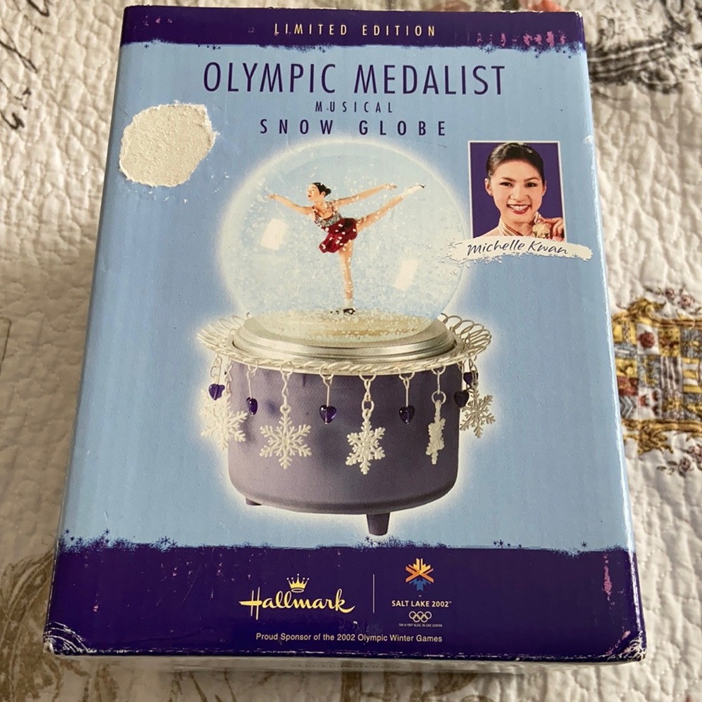 Michelle Kwan limited edition snow globe NEW!